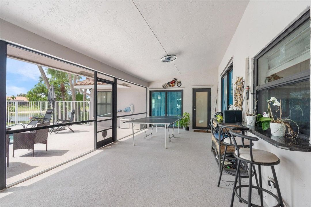 En Venta: $1,195,000 (4 camas, 3 baños, 2617 Pies cuadrados)