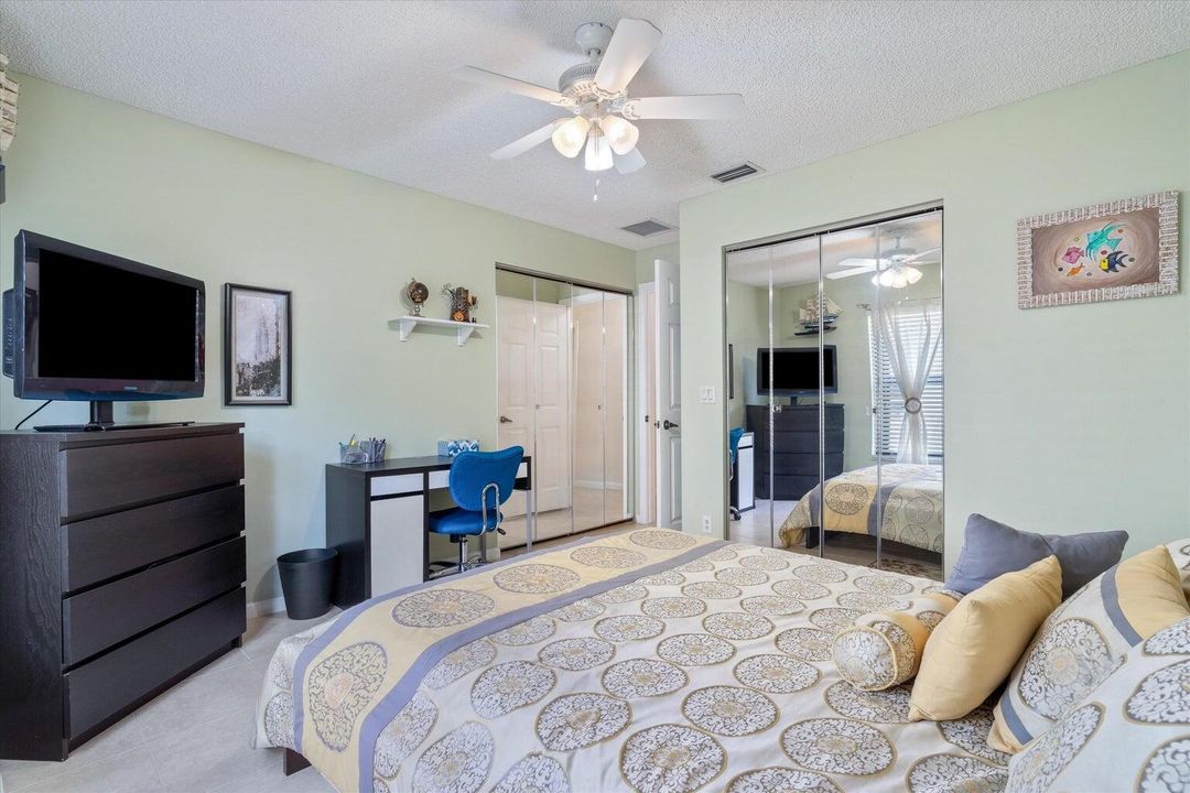 En Venta: $1,195,000 (4 camas, 3 baños, 2617 Pies cuadrados)