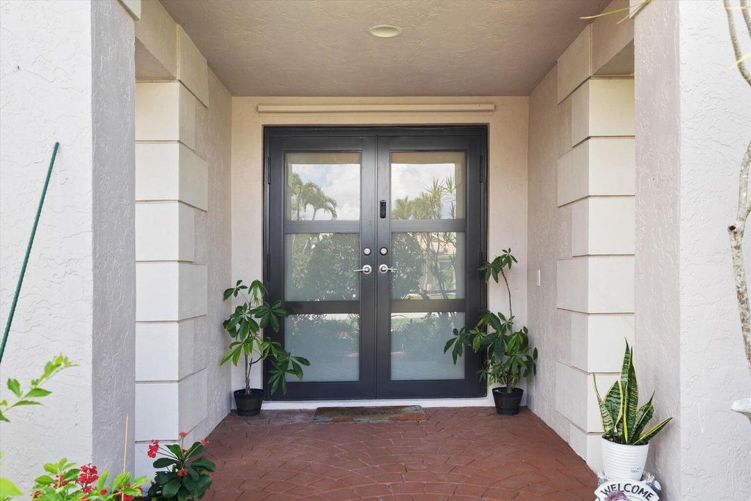 En Venta: $1,195,000 (4 camas, 3 baños, 2617 Pies cuadrados)