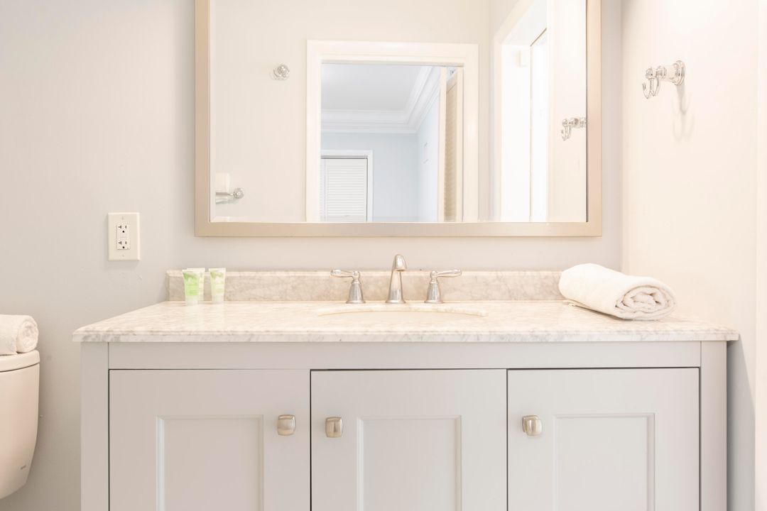 For Sale: $2,200,000 (3 beds, 2 baths, 1654 Square Feet)