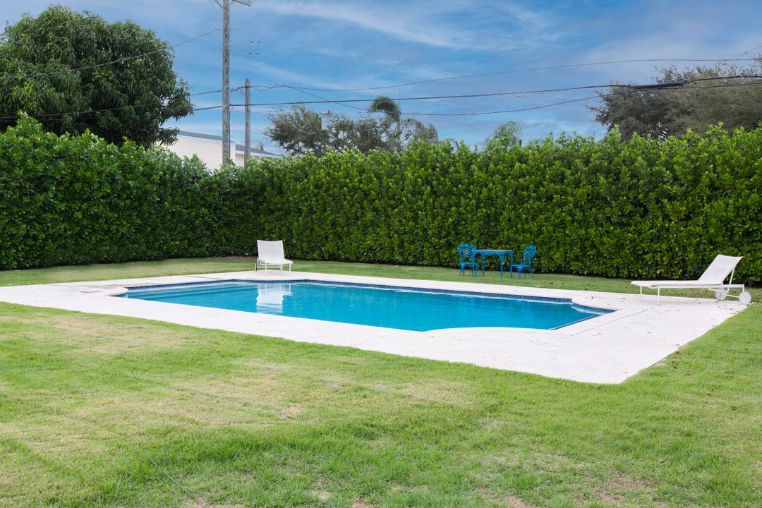 For Sale: $2,200,000 (3 beds, 2 baths, 1654 Square Feet)