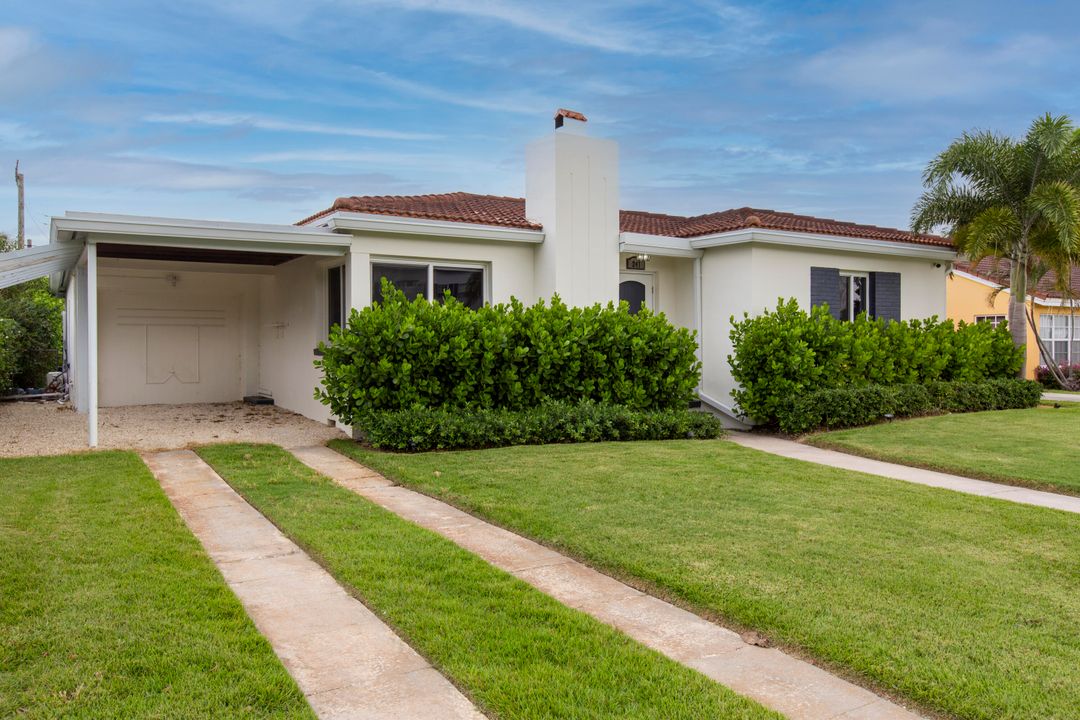 For Sale: $2,200,000 (3 beds, 2 baths, 1654 Square Feet)