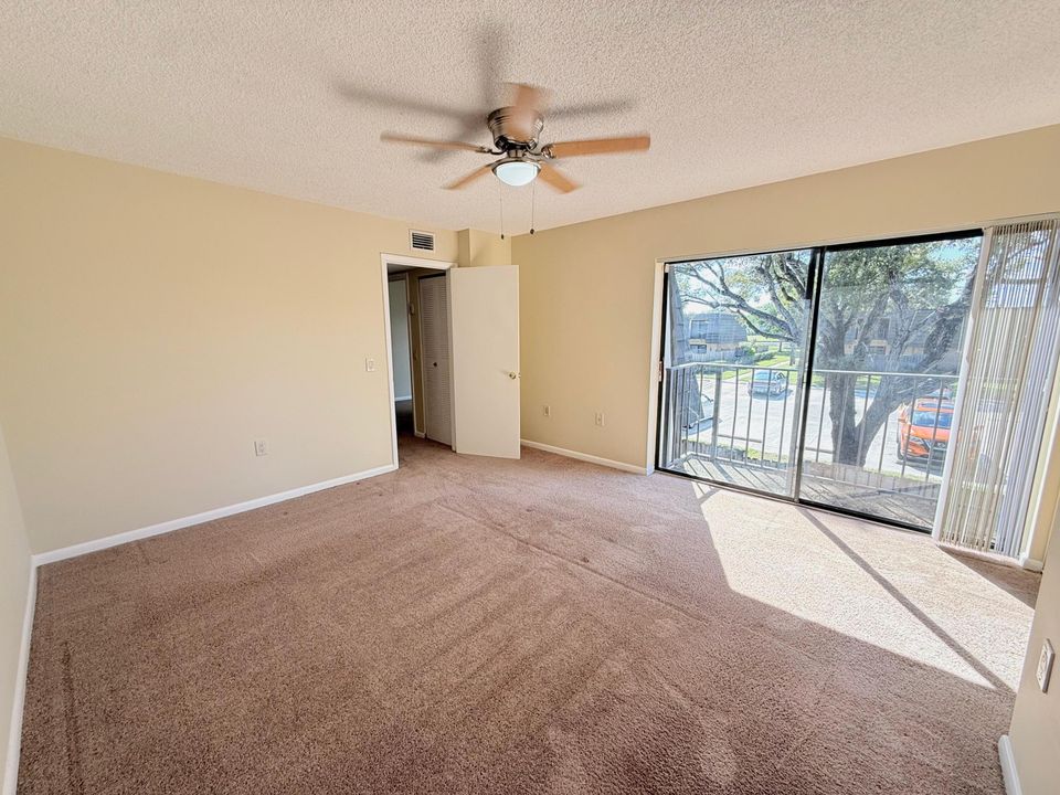 Active With Contract: $1,875 (2 beds, 2 baths, 1236 Square Feet)