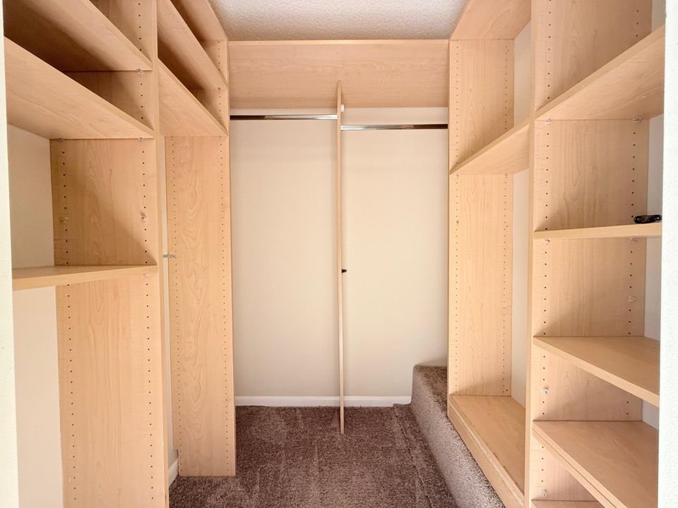 Active With Contract: $1,875 (2 beds, 2 baths, 1236 Square Feet)