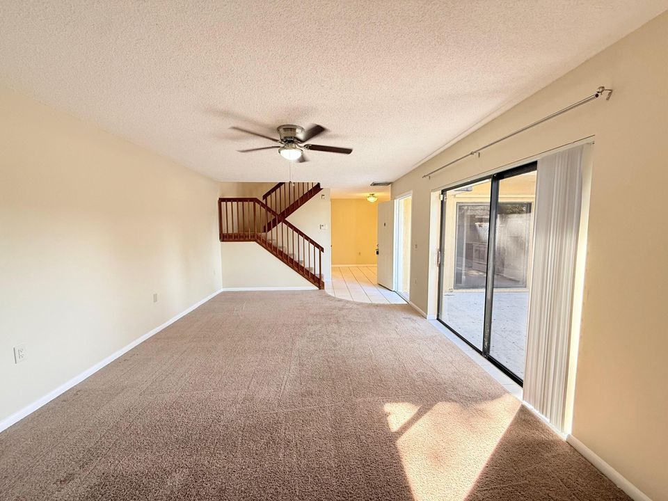 Active With Contract: $1,875 (2 beds, 2 baths, 1236 Square Feet)