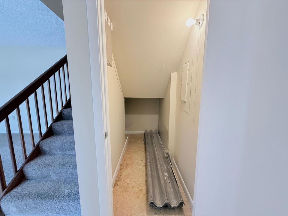 Active With Contract: $1,875 (2 beds, 2 baths, 1236 Square Feet)