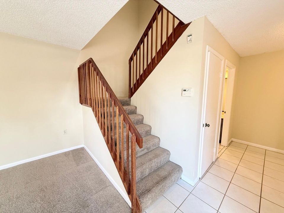 Active With Contract: $1,875 (2 beds, 2 baths, 1236 Square Feet)