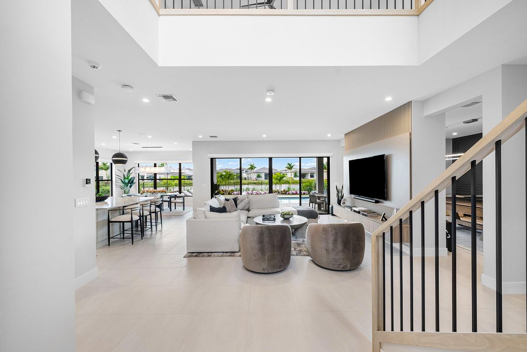 For Sale: $3,295,000 (5 beds, 6 baths, 4168 Square Feet)