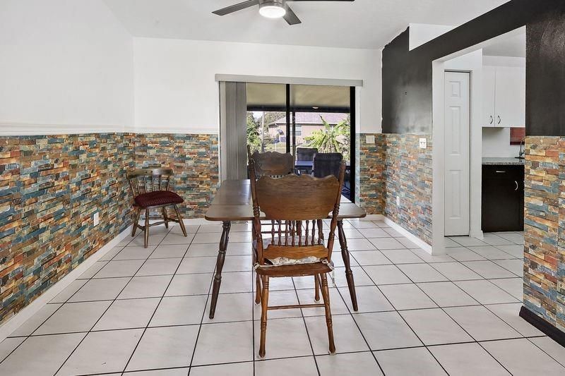 Activo con contrato: $320,000 (3 camas, 2 baños, 1652 Pies cuadrados)