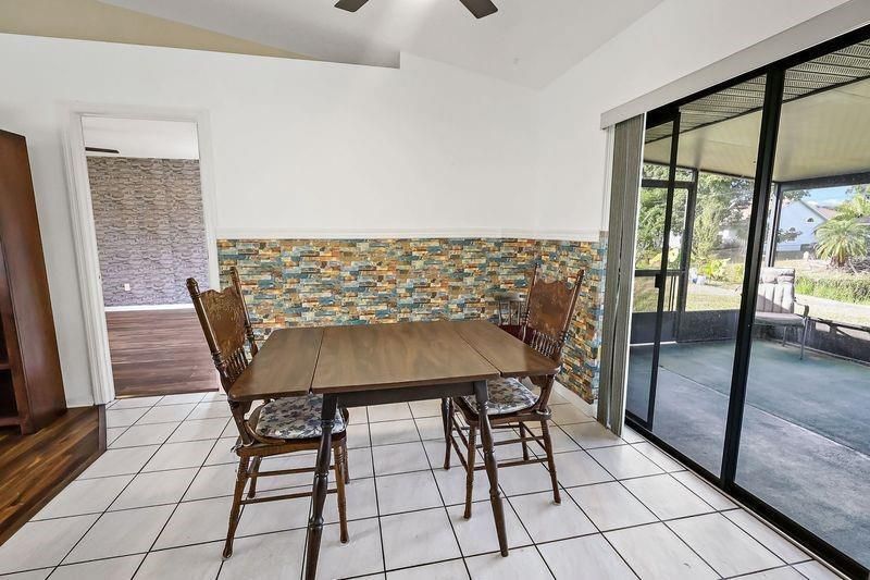 Activo con contrato: $320,000 (3 camas, 2 baños, 1652 Pies cuadrados)