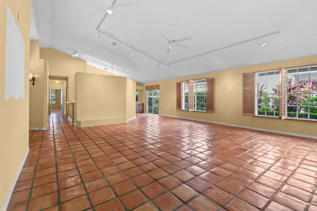 En Venta: $699,000 (3 camas, 3 baños, 2414 Pies cuadrados)