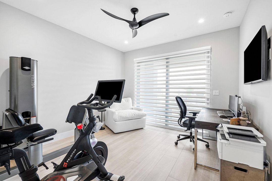 For Sale: $3,295,000 (5 beds, 6 baths, 4168 Square Feet)