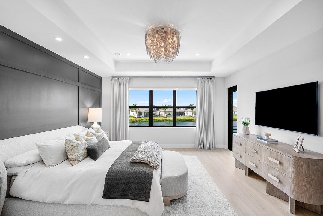 For Sale: $3,295,000 (5 beds, 6 baths, 4168 Square Feet)