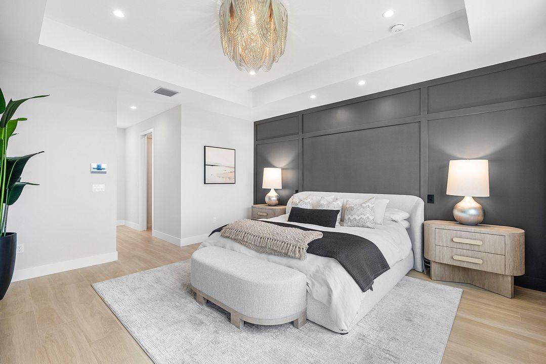 For Sale: $3,295,000 (5 beds, 6 baths, 4168 Square Feet)