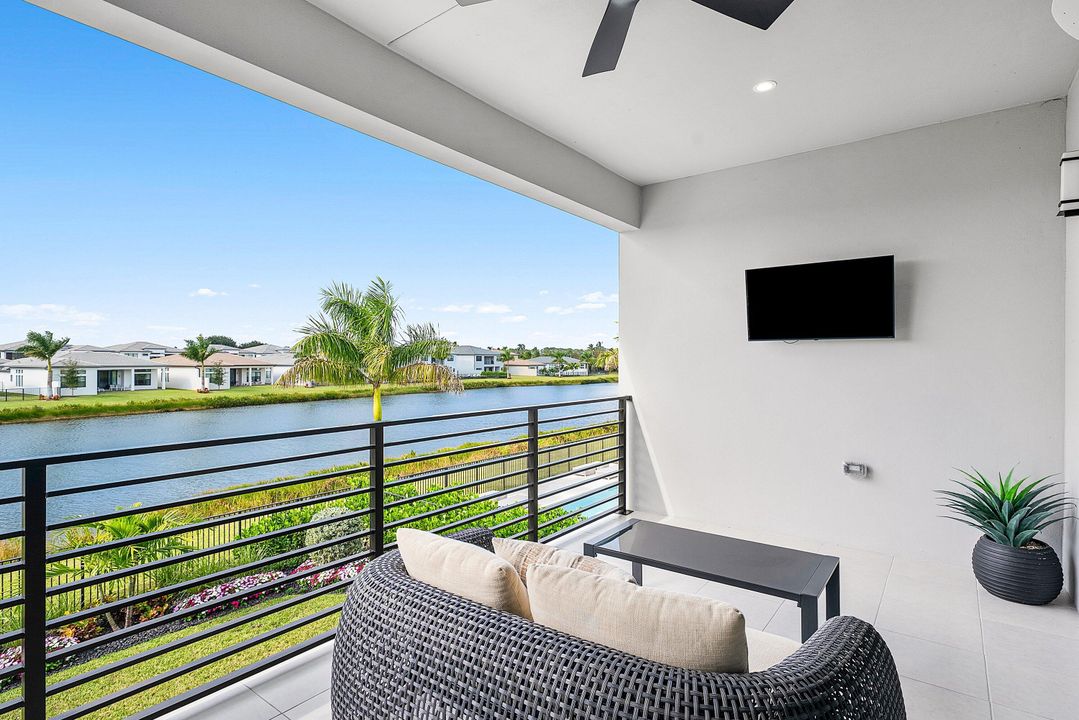 For Sale: $3,295,000 (5 beds, 6 baths, 4168 Square Feet)