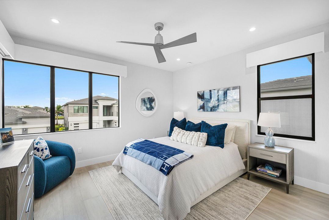 For Sale: $3,295,000 (5 beds, 6 baths, 4168 Square Feet)