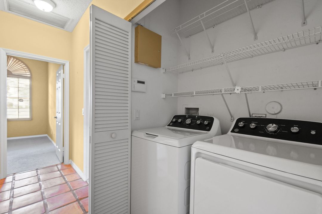 En Venta: $699,000 (3 camas, 3 baños, 2414 Pies cuadrados)