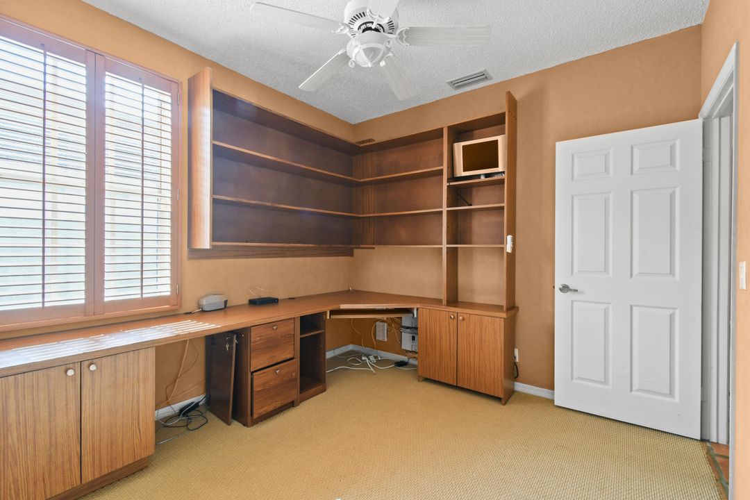 En Venta: $699,000 (3 camas, 3 baños, 2414 Pies cuadrados)