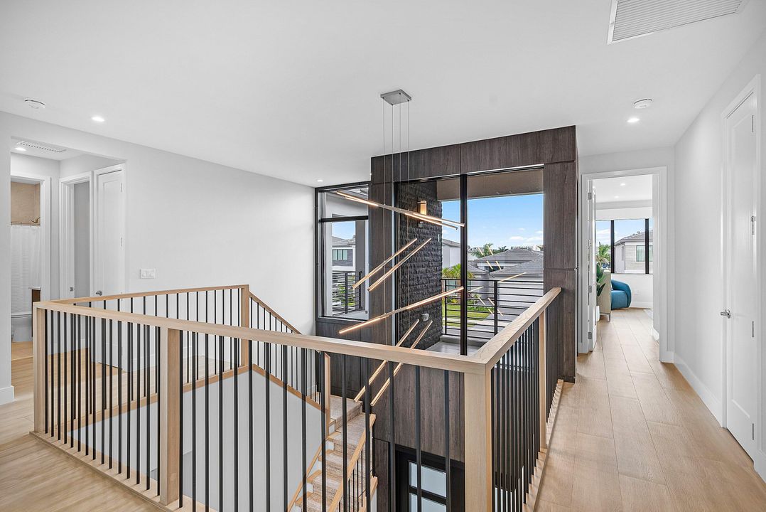 For Sale: $3,295,000 (5 beds, 6 baths, 4168 Square Feet)