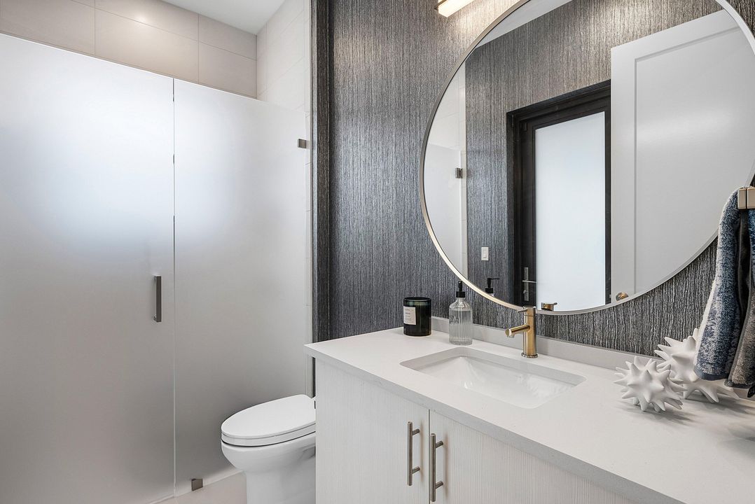 For Sale: $3,295,000 (5 beds, 6 baths, 4168 Square Feet)