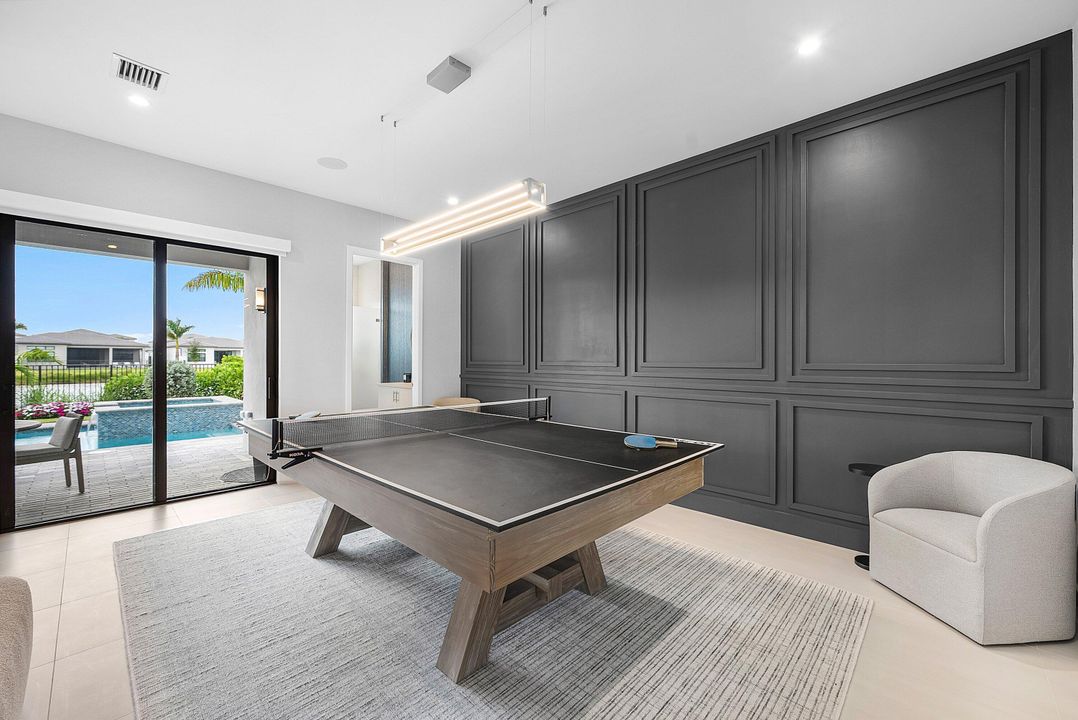 For Sale: $3,295,000 (5 beds, 6 baths, 4168 Square Feet)