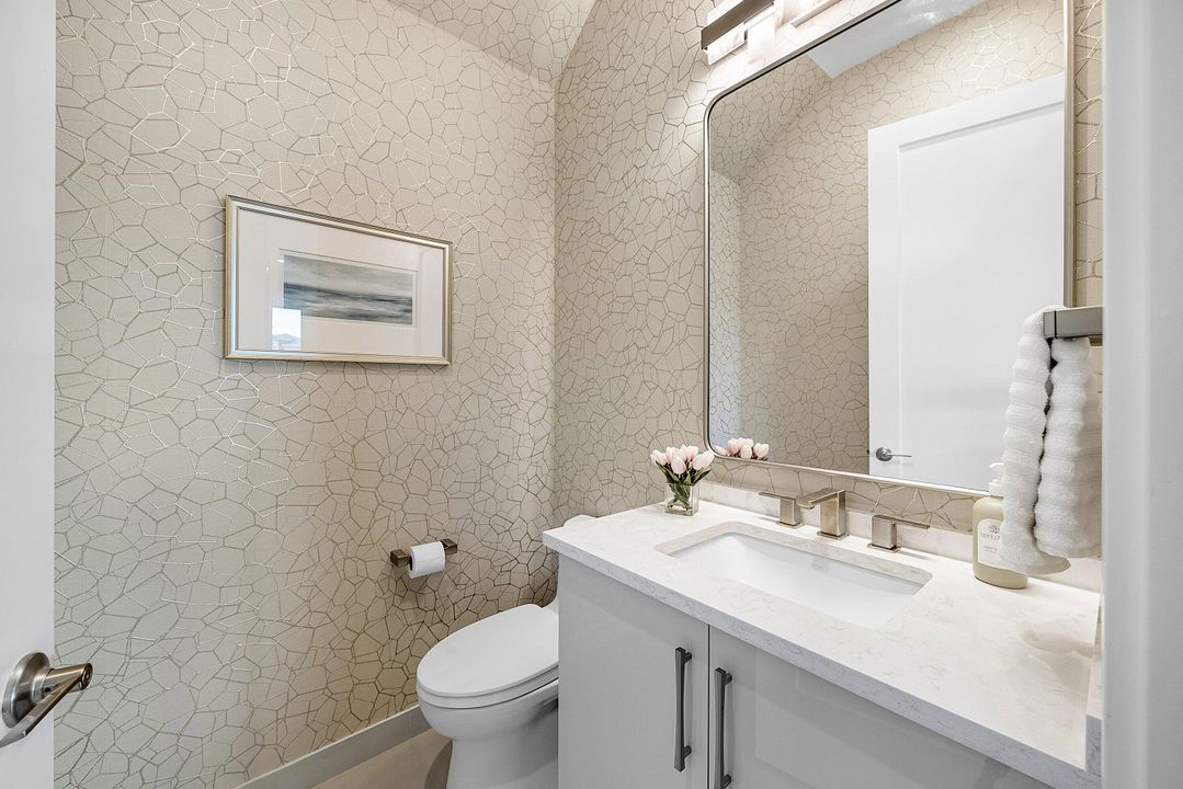 For Sale: $3,295,000 (5 beds, 6 baths, 4168 Square Feet)