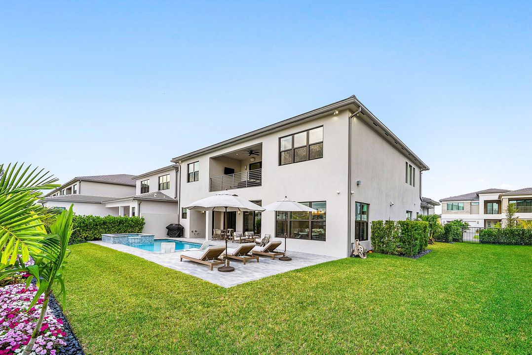 For Sale: $3,295,000 (5 beds, 6 baths, 4168 Square Feet)