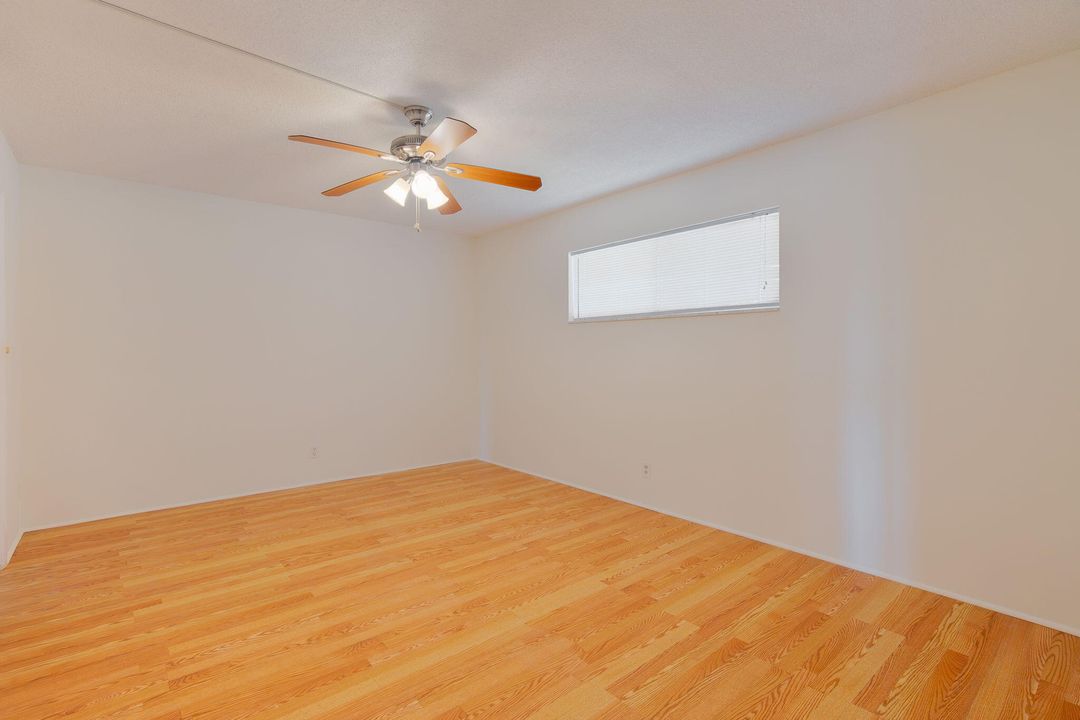 En Venta: $49,900 (2 camas, 1 baños, 894 Pies cuadrados)