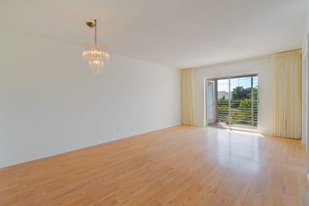 En Venta: $49,900 (2 camas, 1 baños, 894 Pies cuadrados)