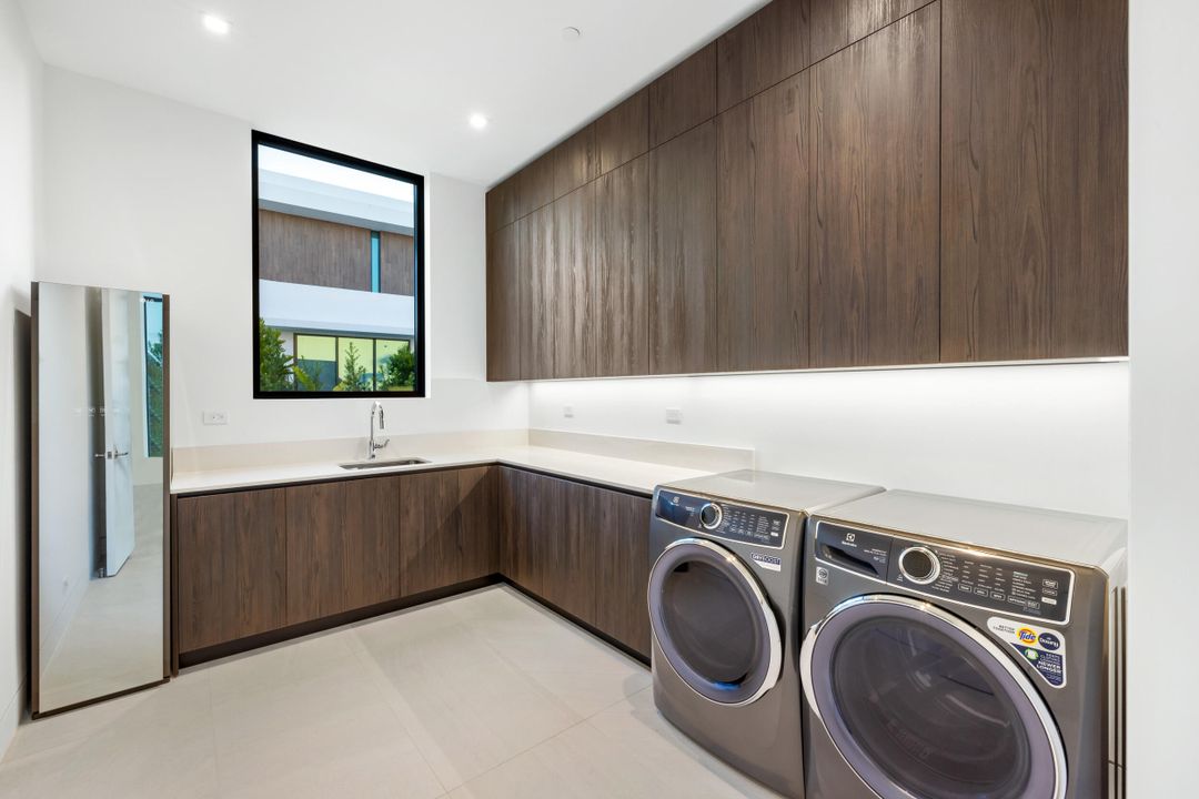 En Venta: $9,750,000 (5 camas, 6 baños, 7713 Pies cuadrados)