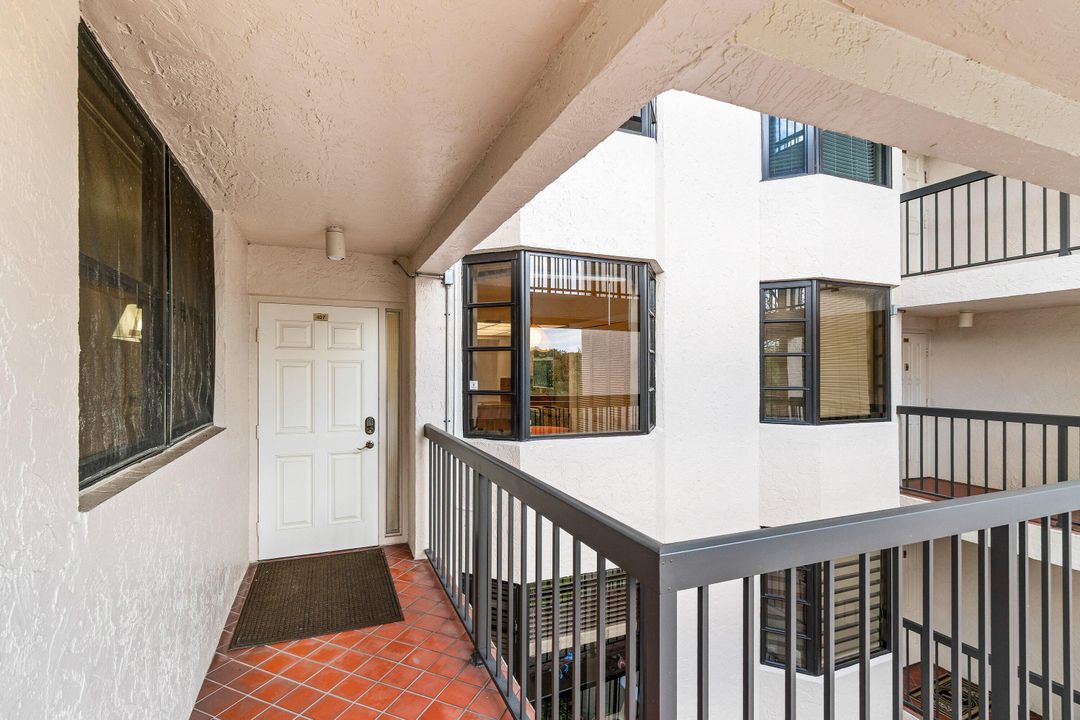 For Sale: $239,900 (2 beds, 2 baths, 1207 Square Feet)