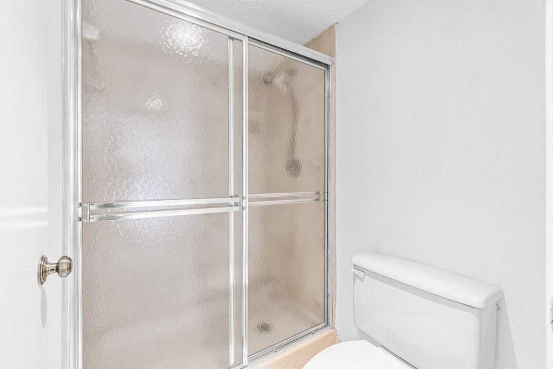 For Sale: $239,900 (2 beds, 2 baths, 1207 Square Feet)