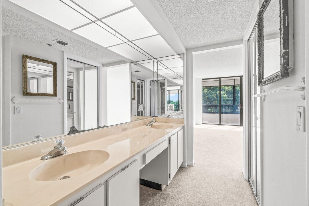 For Sale: $239,900 (2 beds, 2 baths, 1207 Square Feet)