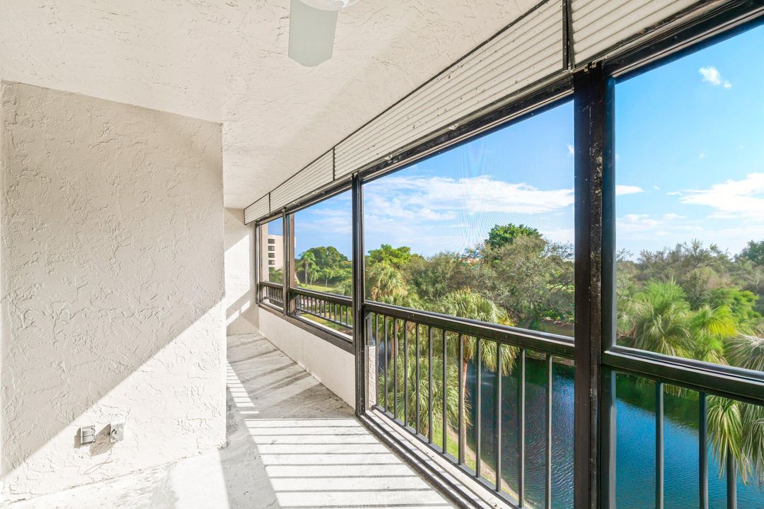 For Sale: $239,900 (2 beds, 2 baths, 1207 Square Feet)