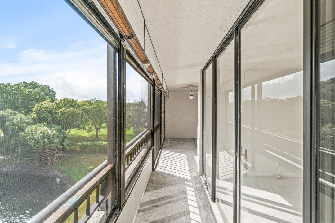 For Sale: $239,900 (2 beds, 2 baths, 1207 Square Feet)