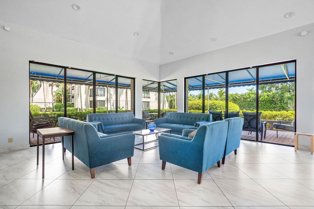 For Sale: $239,900 (2 beds, 2 baths, 1207 Square Feet)