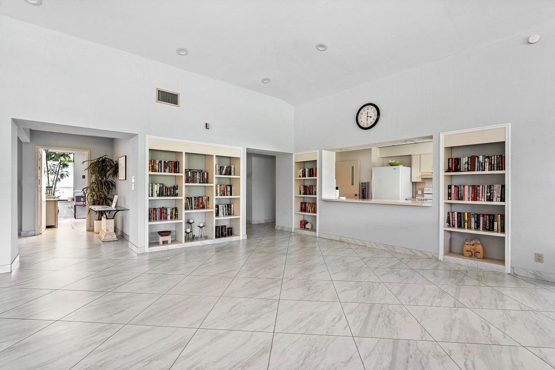 For Sale: $239,900 (2 beds, 2 baths, 1207 Square Feet)