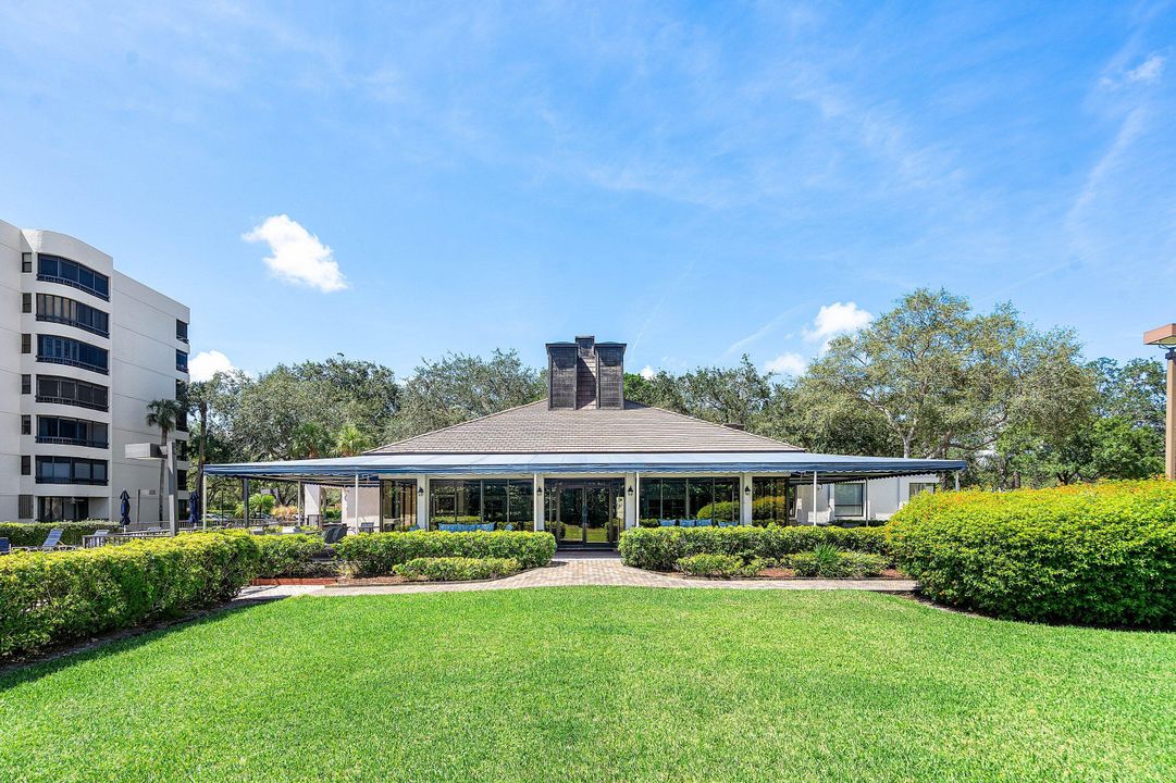 For Sale: $239,900 (2 beds, 2 baths, 1207 Square Feet)