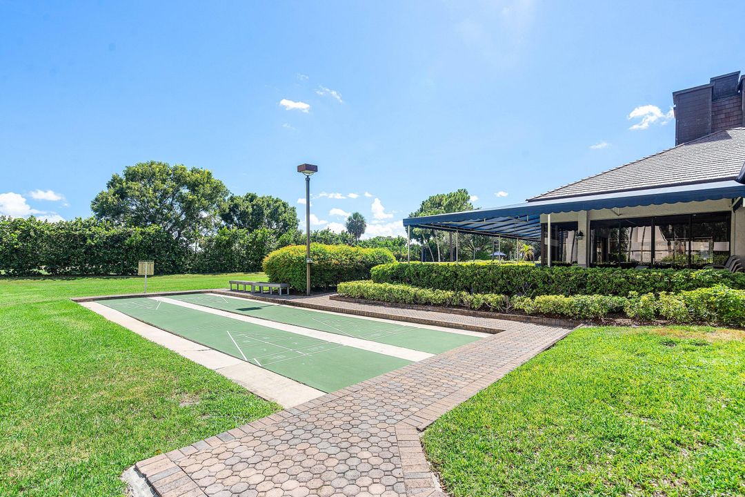 For Sale: $239,900 (2 beds, 2 baths, 1207 Square Feet)