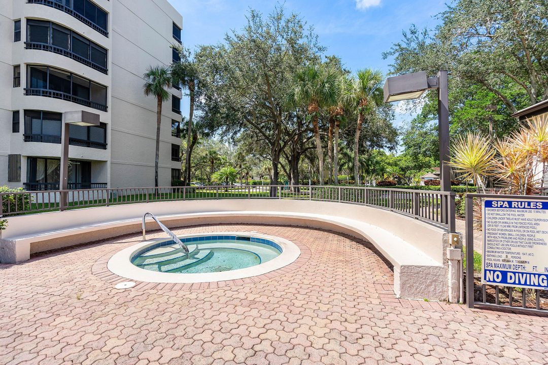 For Sale: $239,900 (2 beds, 2 baths, 1207 Square Feet)