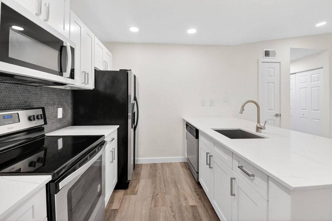 出租: $2,850 (3 贝兹, 2 浴室, 1079 平方英尺)