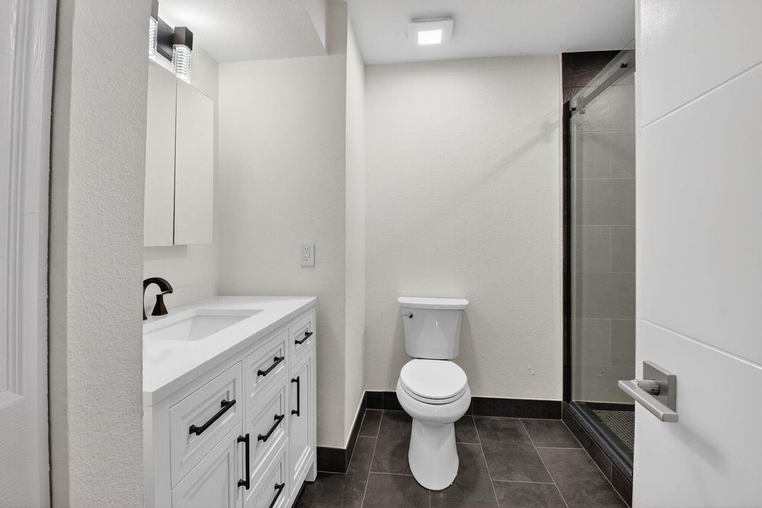 出租: $2,850 (3 贝兹, 2 浴室, 1079 平方英尺)