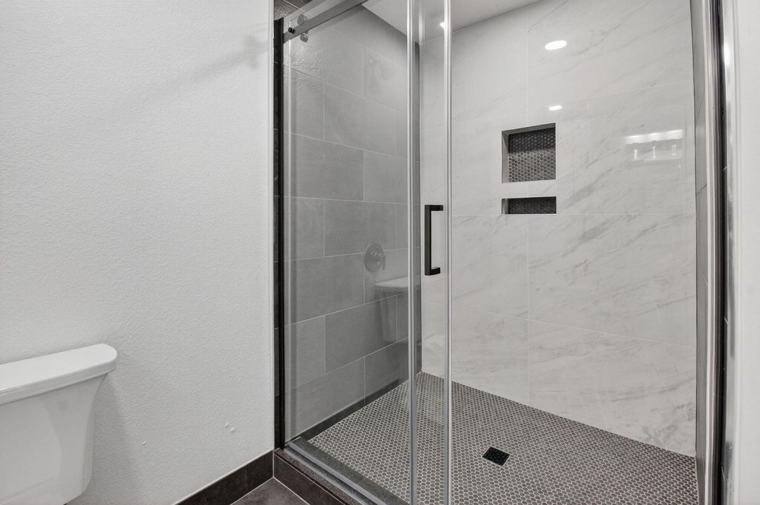 出租: $2,850 (3 贝兹, 2 浴室, 1079 平方英尺)