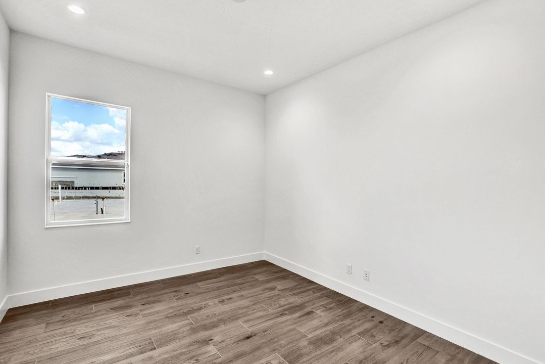 For Sale: $914,000 (3 beds, 2 baths, 2372 Square Feet)