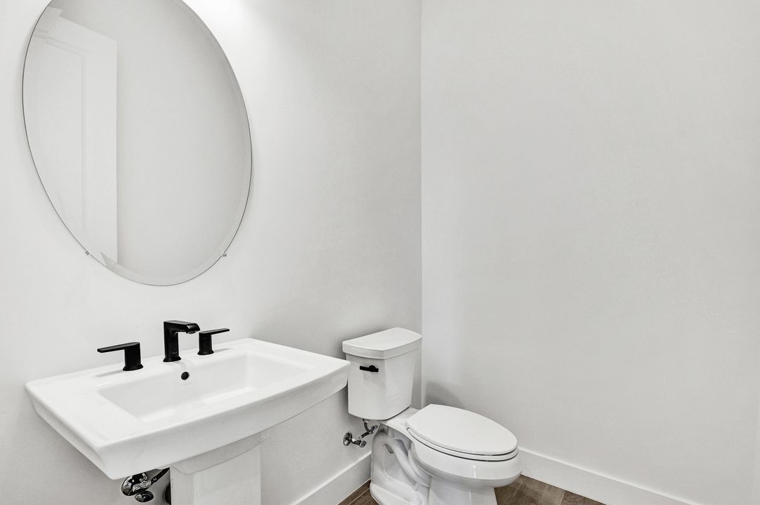 For Sale: $914,000 (3 beds, 2 baths, 2372 Square Feet)