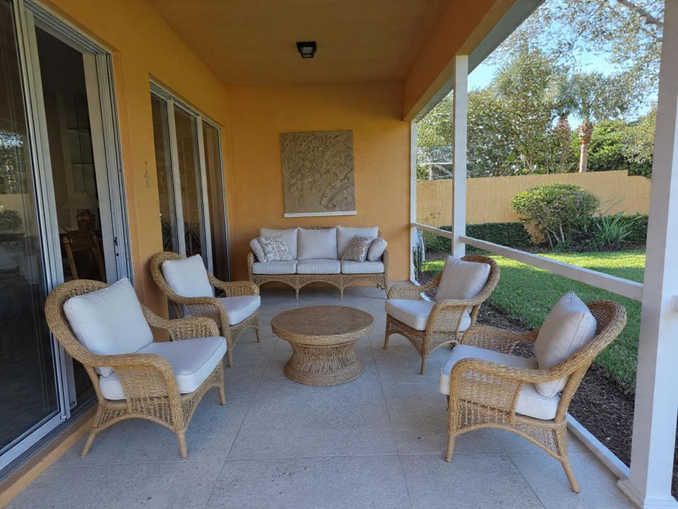 For Sale: $415,000 (3 beds, 3 baths, 2018 Square Feet)