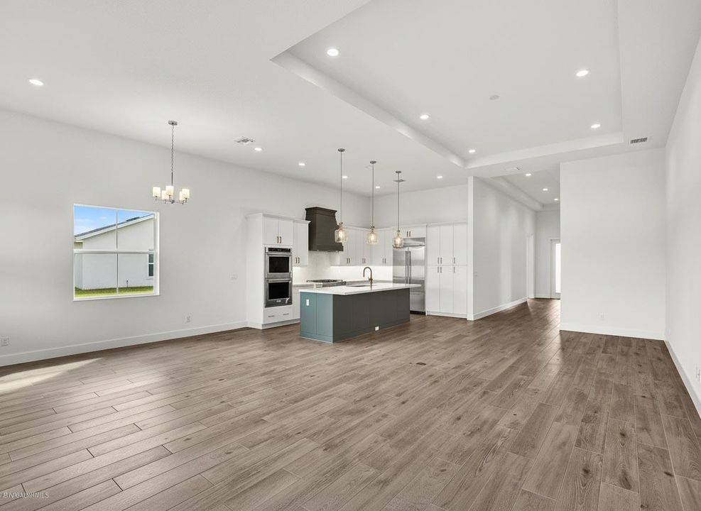 For Sale: $914,000 (3 beds, 2 baths, 2372 Square Feet)