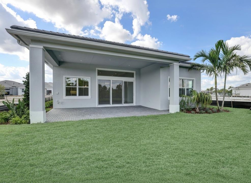 For Sale: $914,000 (3 beds, 2 baths, 2372 Square Feet)