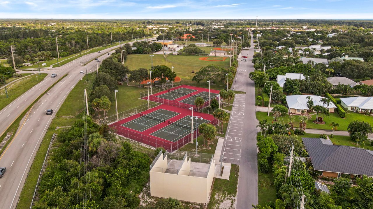 В аренду: $3,600 (3 спален, 2 ванн, 1438 Квадратных фут)