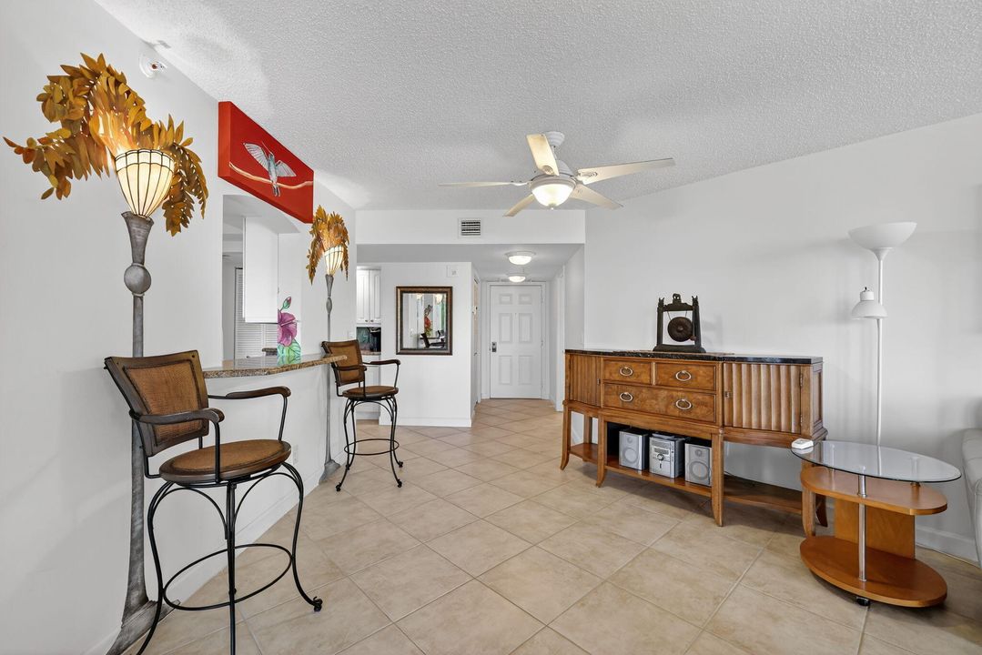 For Sale: $419,900 (2 beds, 2 baths, 1517 Square Feet)